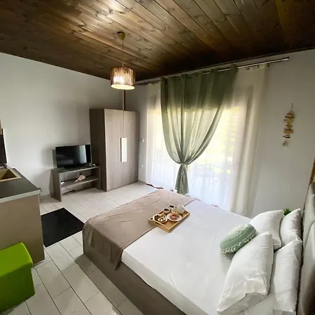 Aelia Hotel *